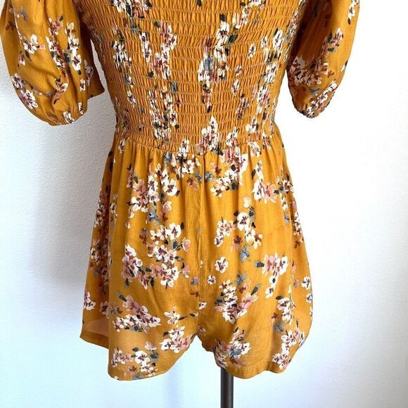 Flynn Skye Justine Romper Mustard Floral Puff Sleeve Square Neck Size Small No F - Picture 7 of 11